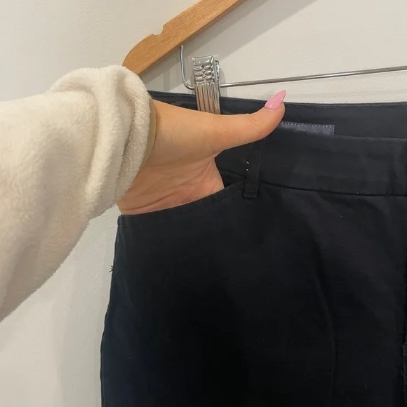 St. John’s Bay Black Crop Capri - Picture 2 of 7